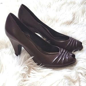 Gianni Bini Brown leather Heels size 8.5M